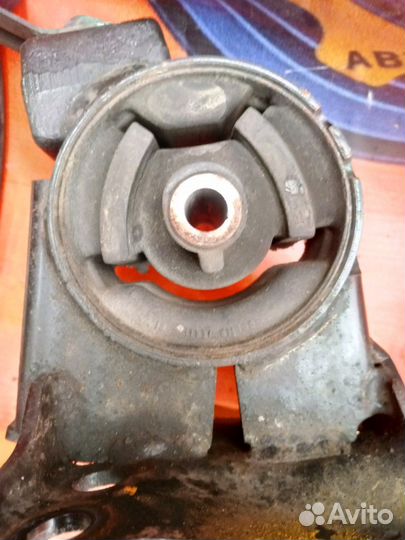 Подушка АКПП Nissan X-Trail 30 4wd