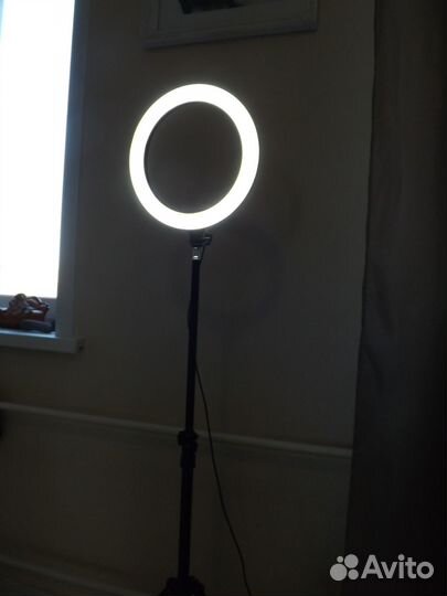 Фотосветильник на штативе 3 цвета.6 уровней яркост