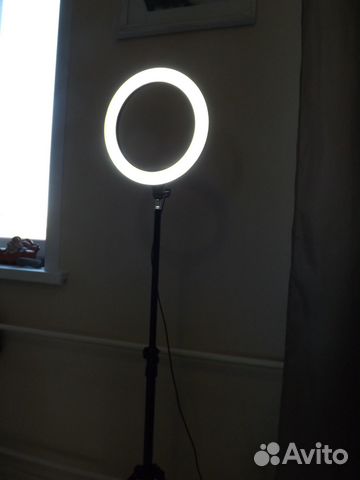 Фотосветильник на штативе 3 цвета.6 уровней яркост