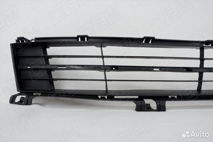 Решетка в бампер нижняя Mazda 6 2007-2010