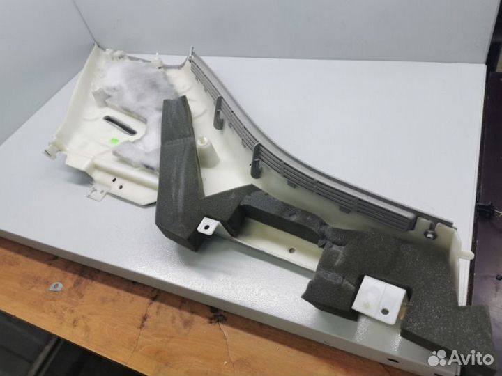 Обшивка стойки задняя левая Mercedes Ml W164 3.0