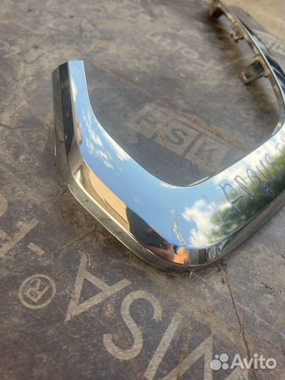 Накладка хром переднего бампера LADA Largus