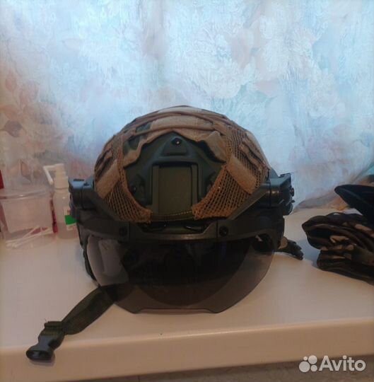 Шлем-каска свмпэ тактическая без ушей с визором