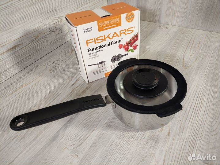 Ковш 1,5л FF с крышкой Fiskars 1026576