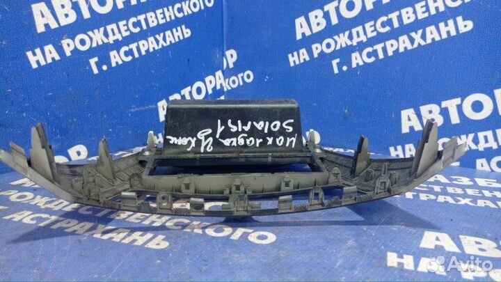 Накладка центральной консоли Hyundai Solaris 1