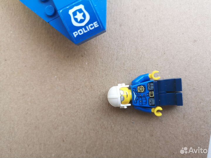 Лего полицейская лодка