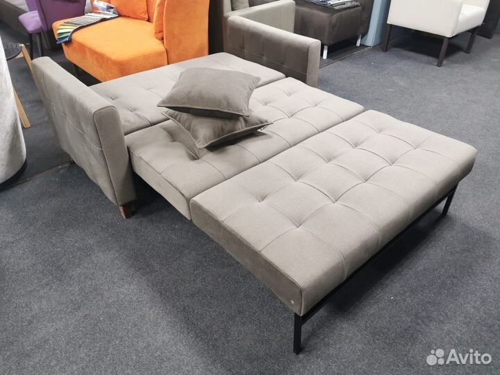 Небольшой диванчик раскладной (кухня, балкон)