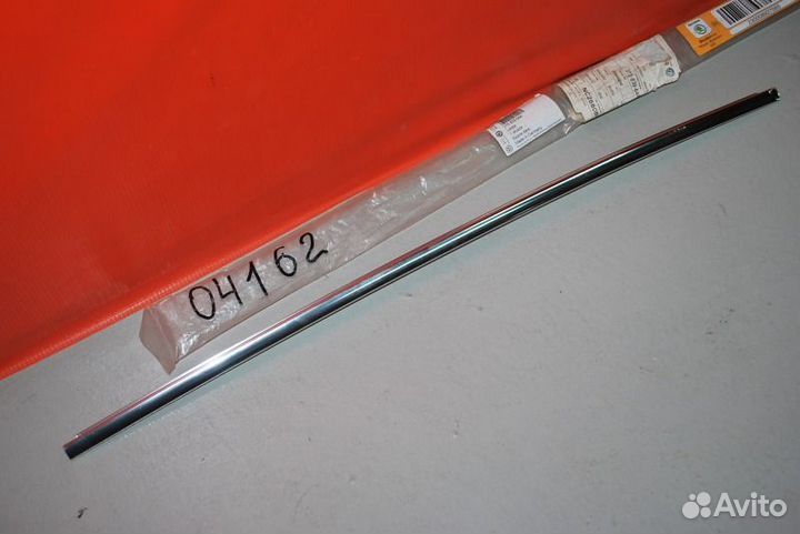 Молдинг двери задней правой Skoda Superb 2 B6