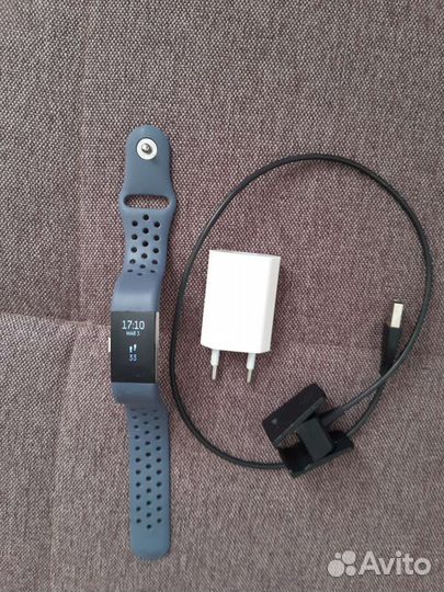 Фитнес браслет fitbit