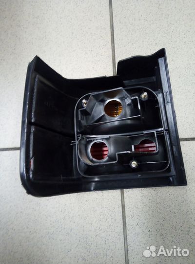 Volkswage Passat B3 фонарь задний R357945112