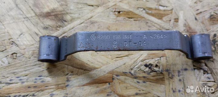 Кронштейн Renault Megane