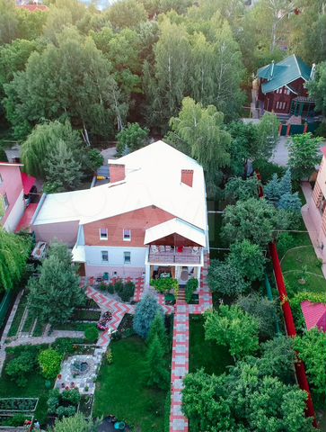 Дом 325 м² на участке 14 сот.