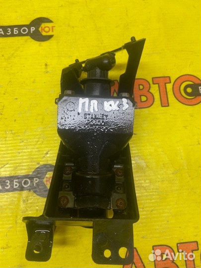 Форсунка омывателя Mazda Mazda3 BK Z6 2003