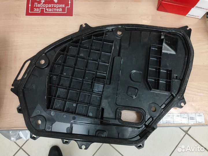 Накладка стеклоподъемника для Lexus RX 2016