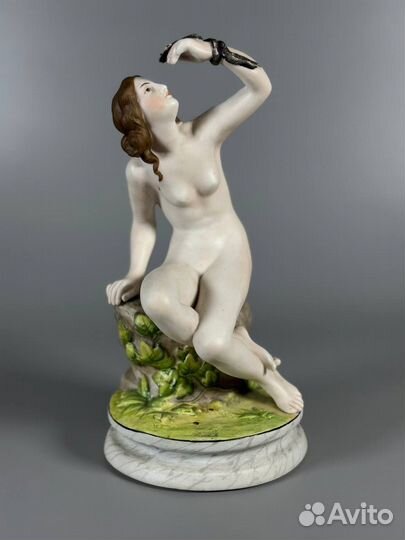 Статуэтка Девушка