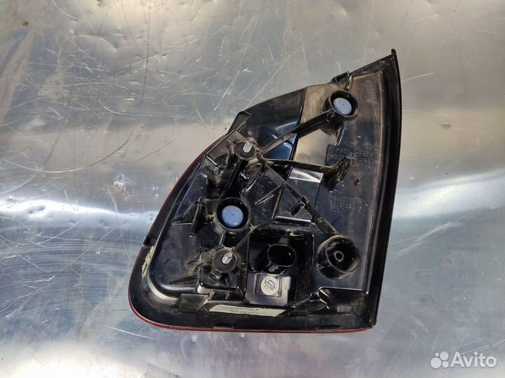 Фонарь задний внутренний левый Porsche Cayenne GTS