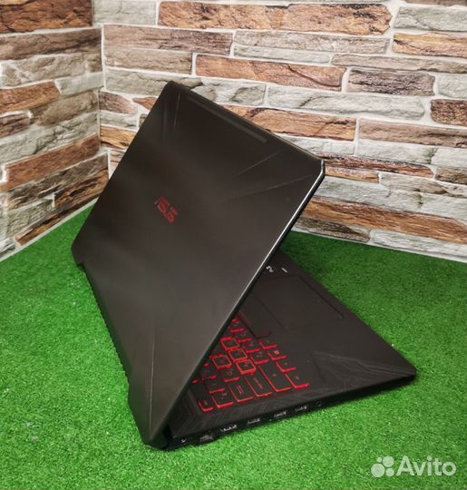 Игровой ноутбук Asus tuf i7 8го/GTX 1050 4Гб/ssd