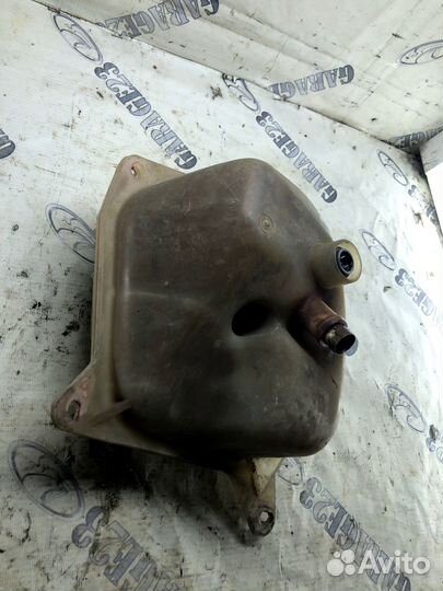 Бачок расширительный Audi 80 B3