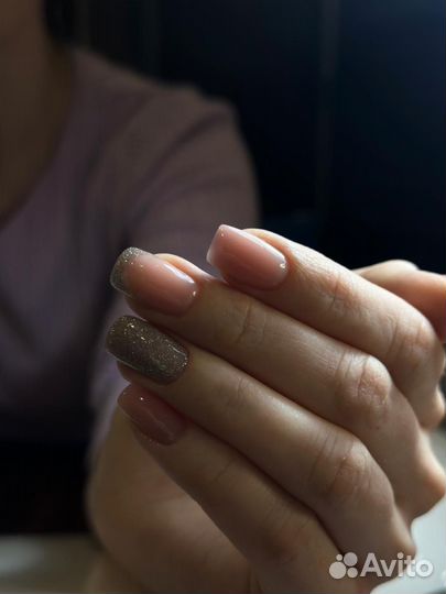 Модель на маникюр и педикюр с покрытием гель лак