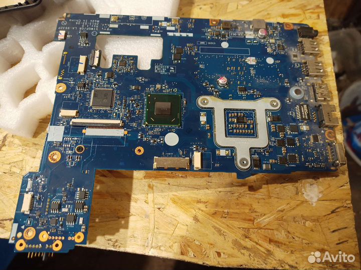 Материнская плата LA-9632P