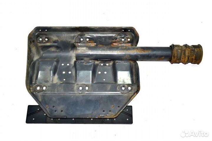 Кронштейн крыла ведущего моста, задний правый scan