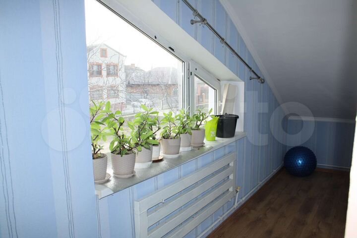 Дом 185 м² на участке 7,4 сот.