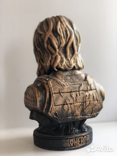 Бюст Сильверхенд гипс