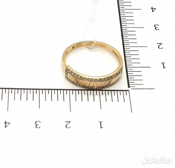 Кольцо с синтетическим камнем Золото