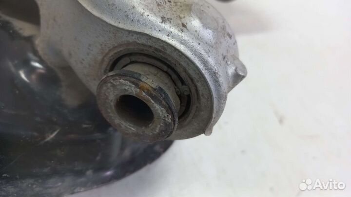 Кулак задний левый Volkswagen Tiguan 2