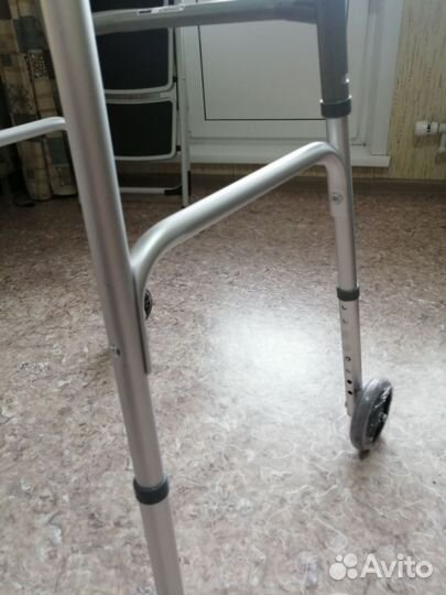 Ходунки для взрослых на колесах