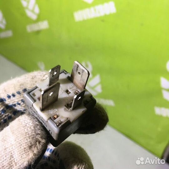 Реле Ауди 100 С4