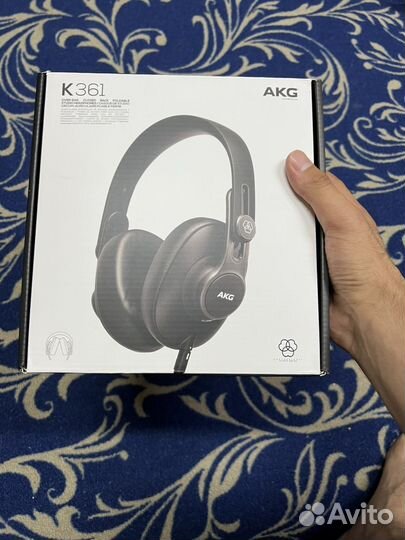 AKG K361