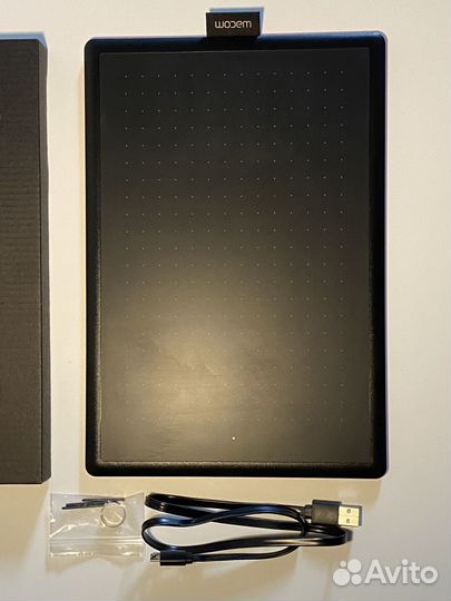 Графический планшет Wacom One M