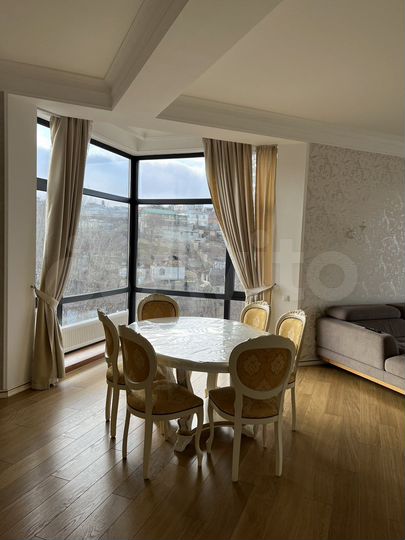 3-к. квартира, 115 м², 9/13 эт.