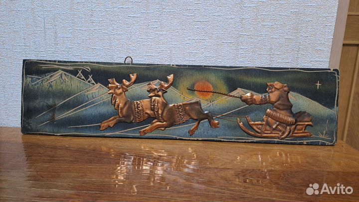 Чеканка медная Северные олени