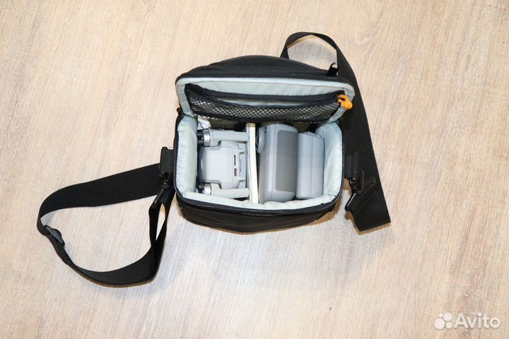 DJI mini 2, плюс два аккумулятора и кейс
