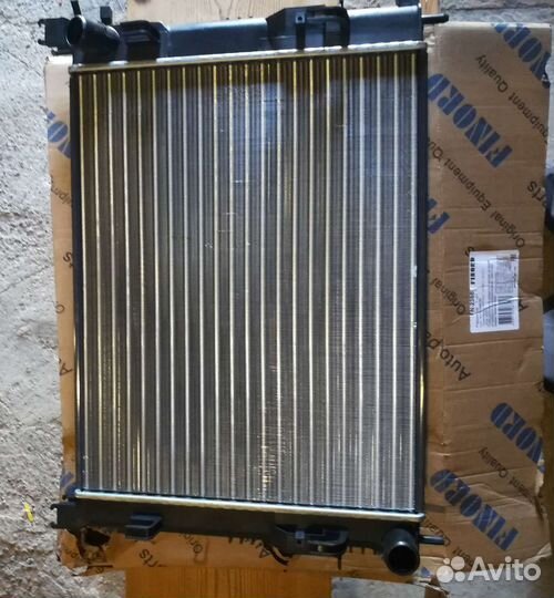 Радиатор охлаждения Рено Логан 2,Лада Веста