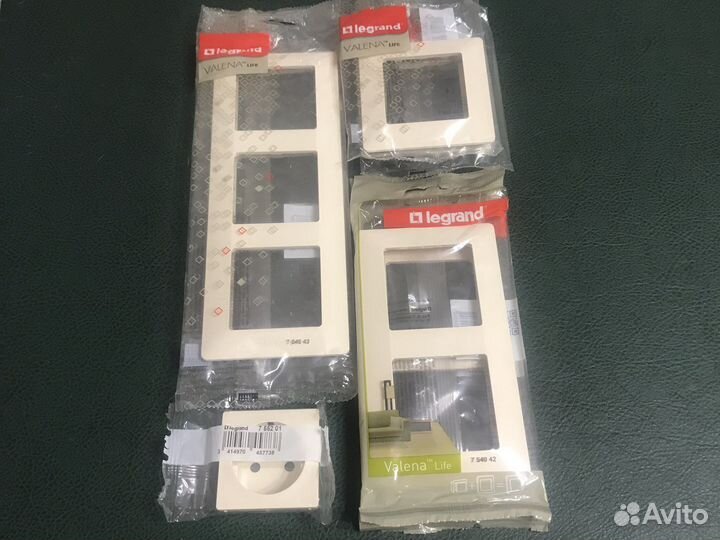 Legrand Valena Life слоновая кость