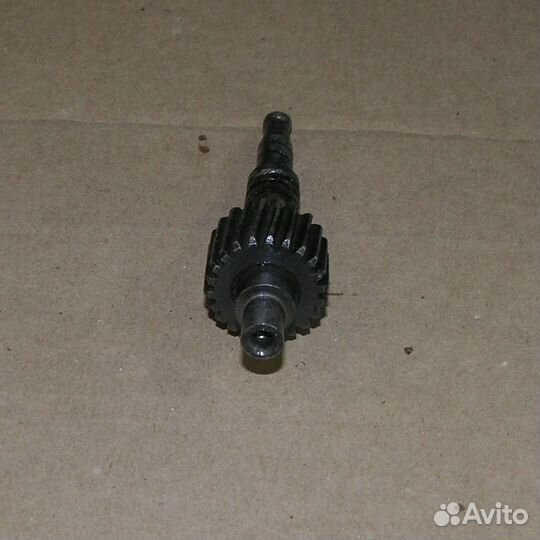 Шестерня привода спидометра урал вал Z22 L105