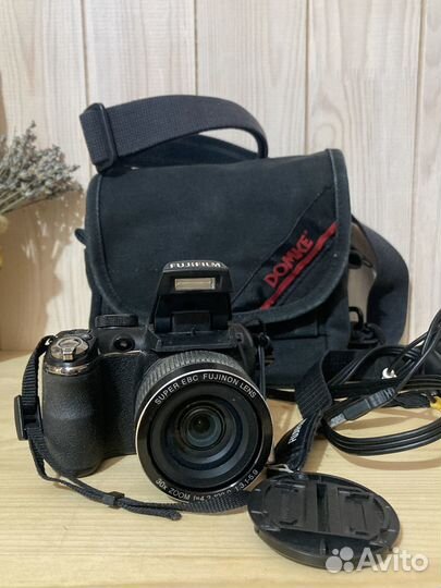 Фотоаппарат Fujifilm + сумка domke
