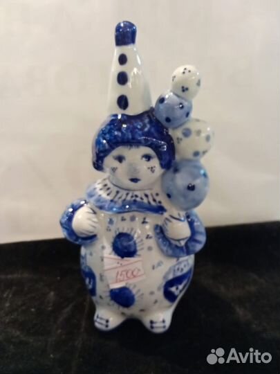 Статуэтка гжель (клоун с мячами)