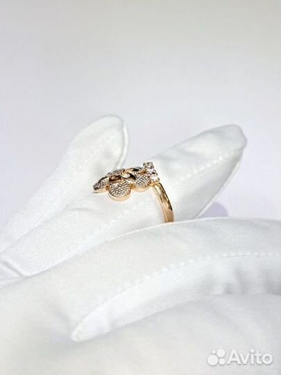 Кольцо с синтетическим камнем Золото