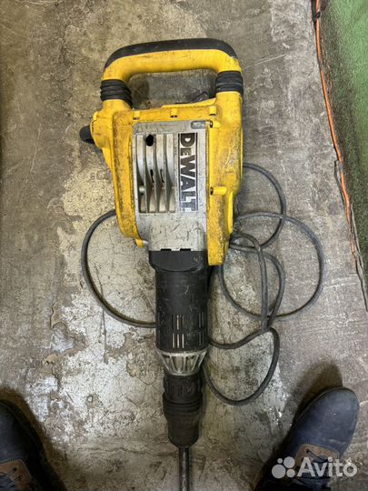 Отбойный молоток Dewalt D25901