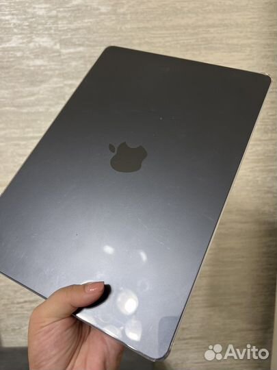 Macbook Air 13.6-inch