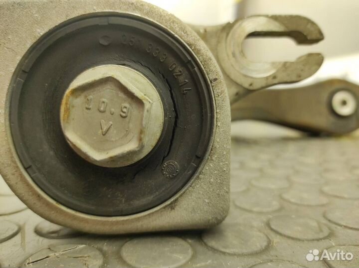 Рычаг передний левый Mercedes-Benz W251 M113.971