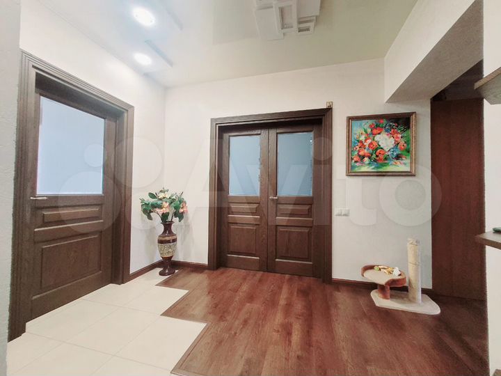 3-к. квартира, 100 м², 3/5 эт.