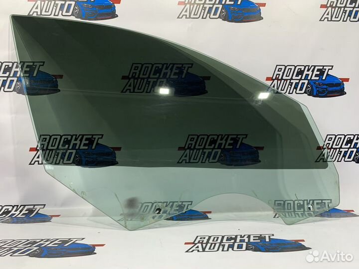 Стекло двери передней правой BMW 750i 51337182084