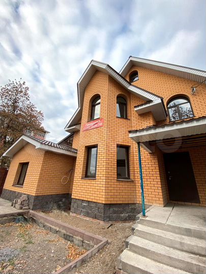 Дом 230 м² на участке 7 сот.