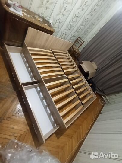 Кровать двуспальная