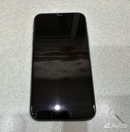 Телефон iPhone 11 64gb